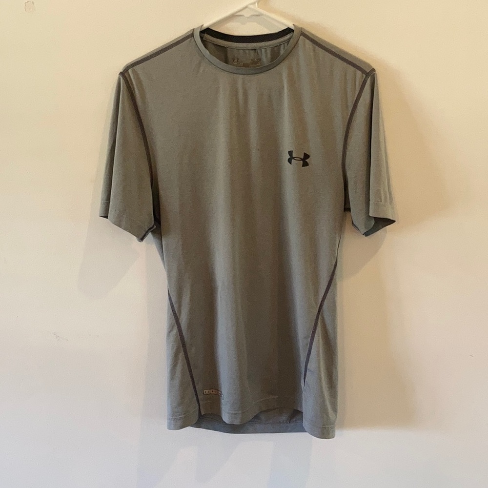 Gray Under armour heat gear t-shirt
